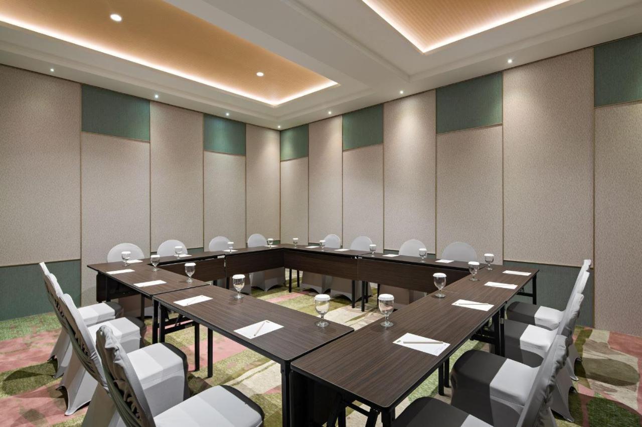 Maxonehotels At Kota Harapan Indah-Бекаси Экстерьер фото