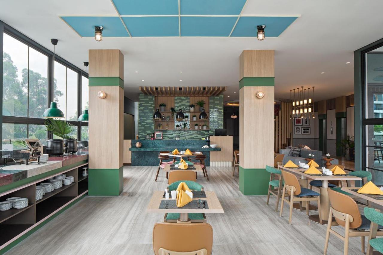 Maxonehotels At Kota Harapan Indah-Бекаси Экстерьер фото